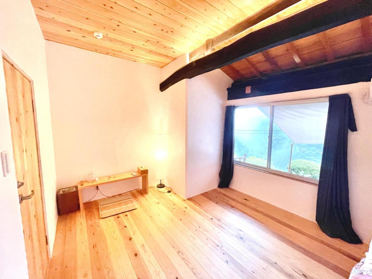 Hotel 古民家グランピングmatoba Mijoši Exteriér fotografie