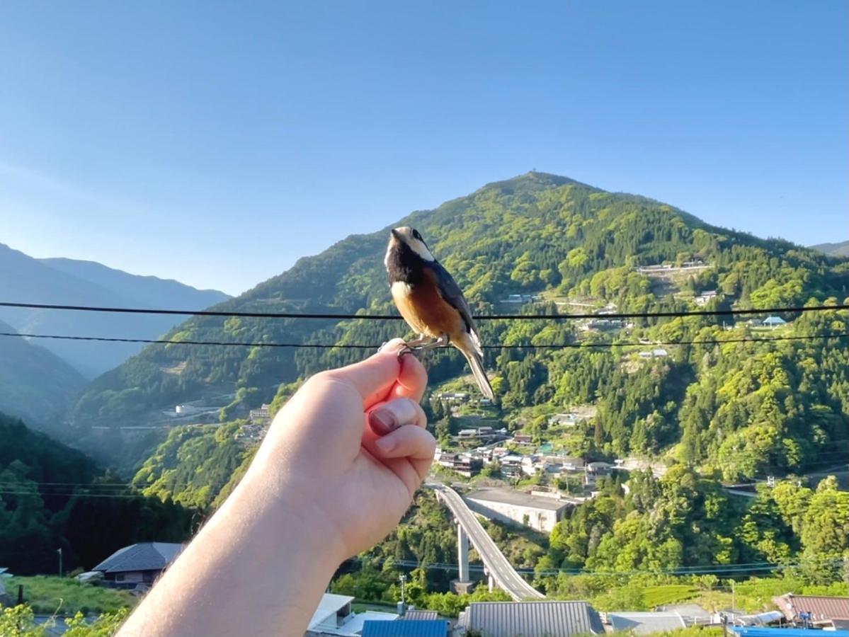 Hotel 古民家グランピングmatoba Mijoši Exteriér fotografie