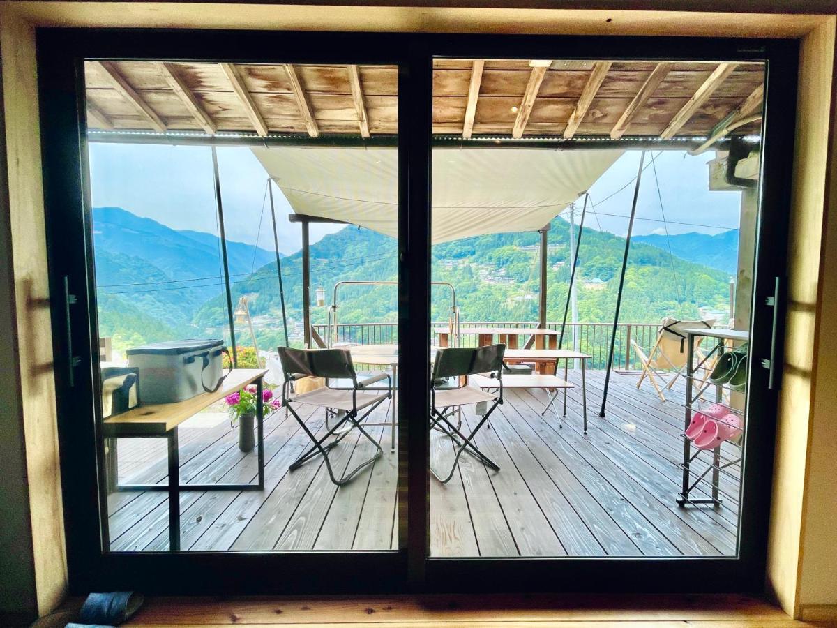 Hotel 古民家グランピングmatoba Mijoši Exteriér fotografie