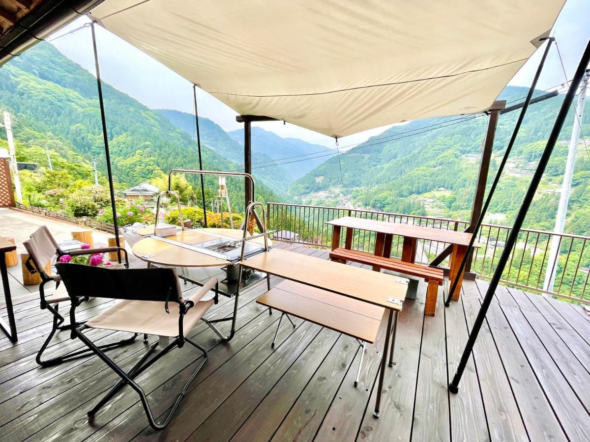 Hotel 古民家グランピングmatoba Mijoši Exteriér fotografie