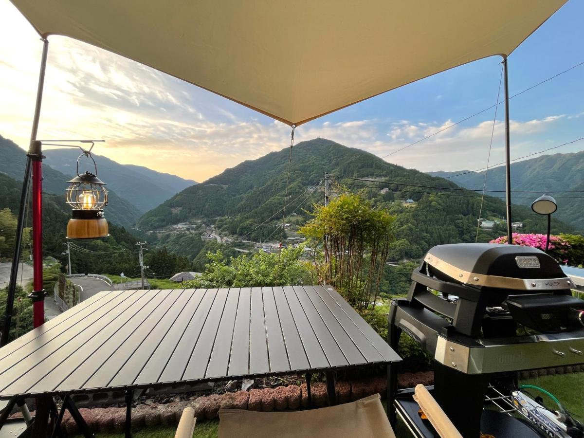 Hotel 古民家グランピングmatoba Mijoši Exteriér fotografie