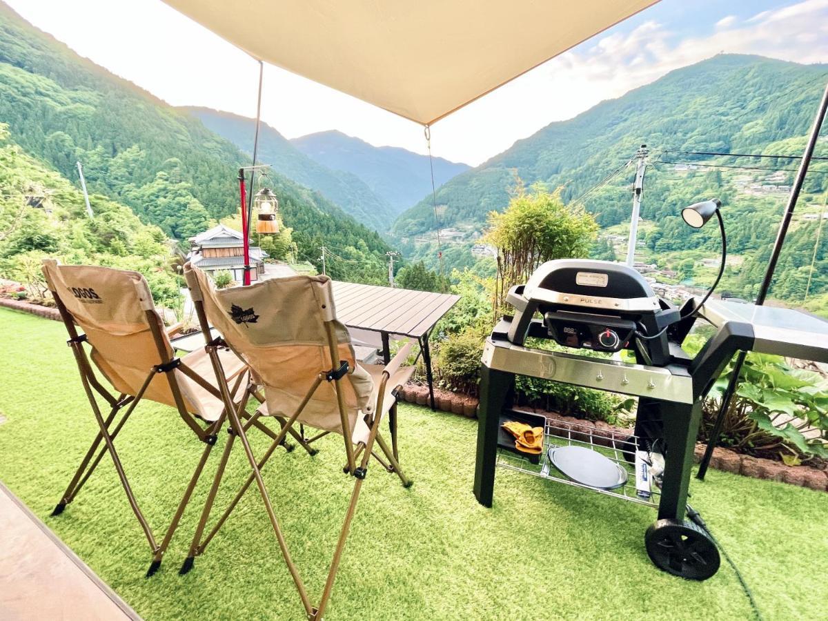 Hotel 古民家グランピングmatoba Mijoši Exteriér fotografie