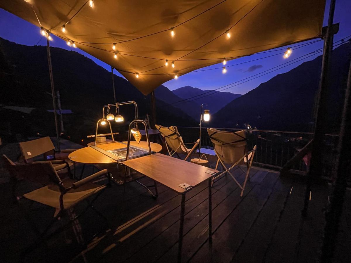 Hotel 古民家グランピングmatoba Mijoši Exteriér fotografie