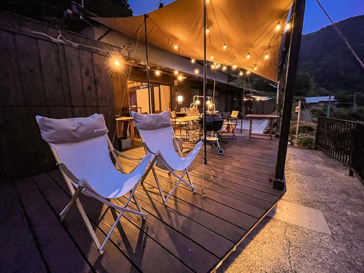 Hotel 古民家グランピングmatoba Mijoši Exteriér fotografie
