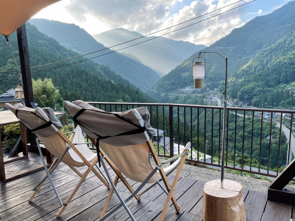Hotel 古民家グランピングmatoba Mijoši Exteriér fotografie