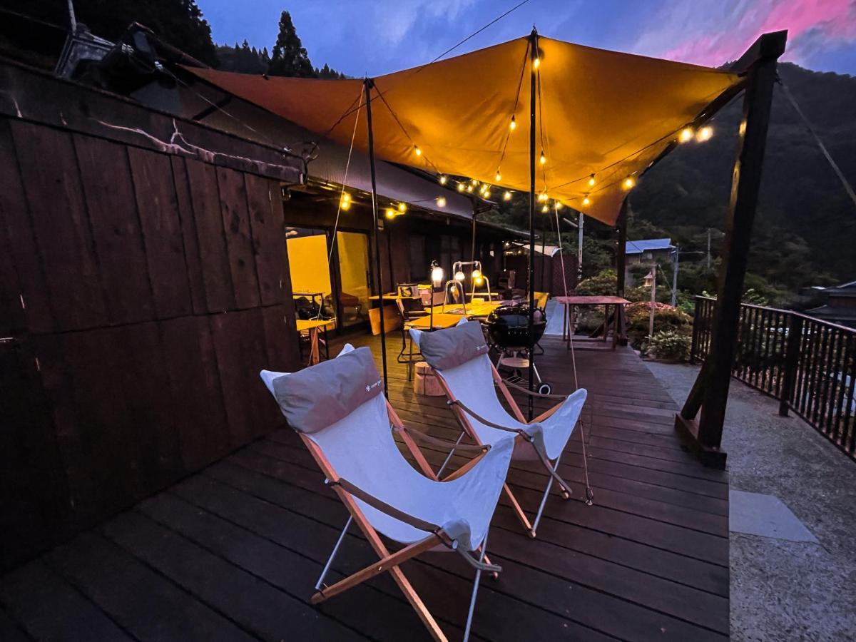 Hotel 古民家グランピングmatoba Mijoši Exteriér fotografie