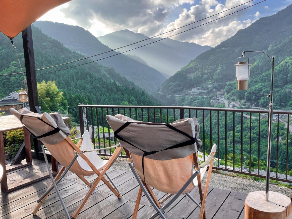 Hotel 古民家グランピングmatoba Mijoši Exteriér fotografie