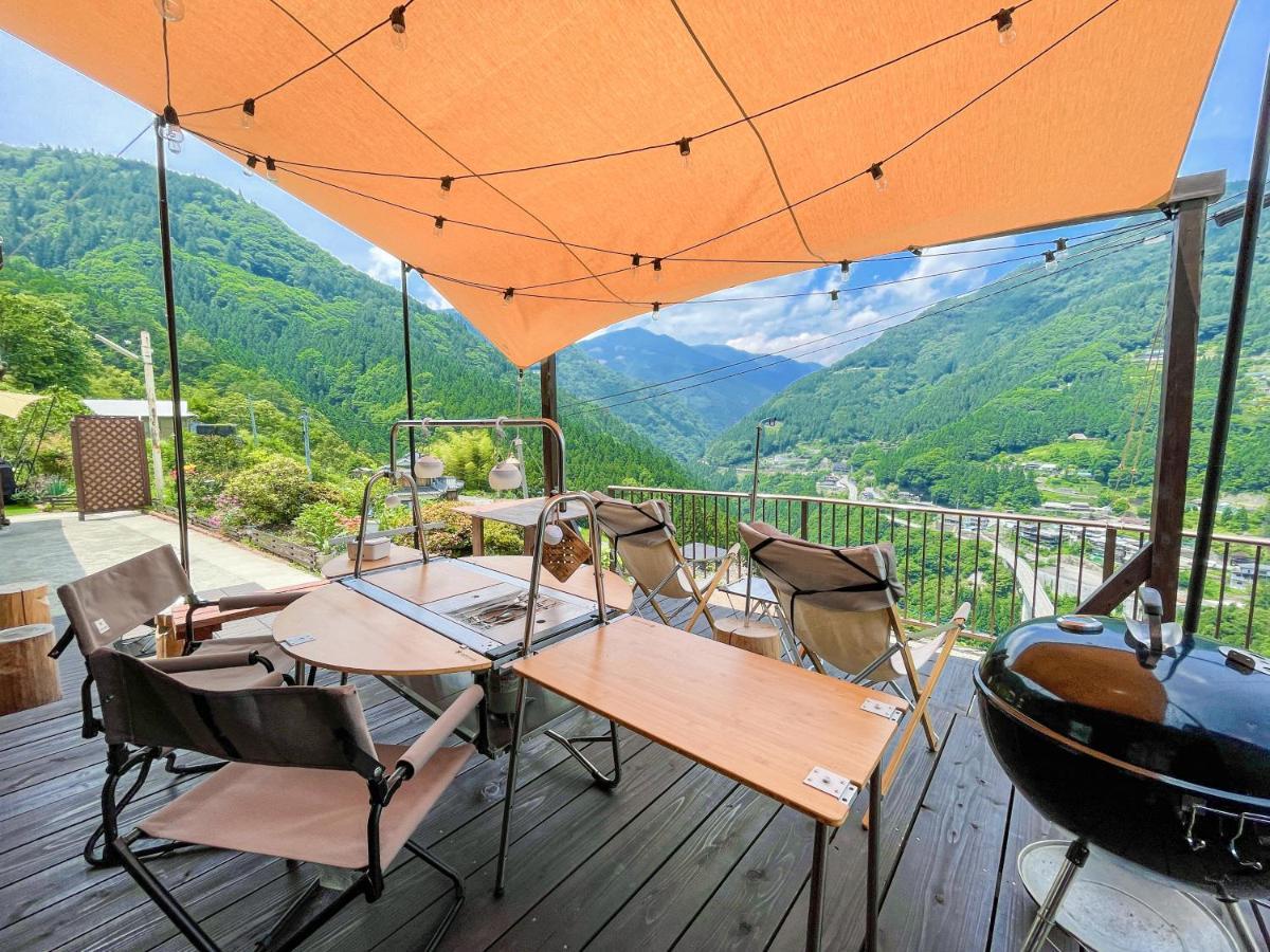 Hotel 古民家グランピングmatoba Mijoši Exteriér fotografie