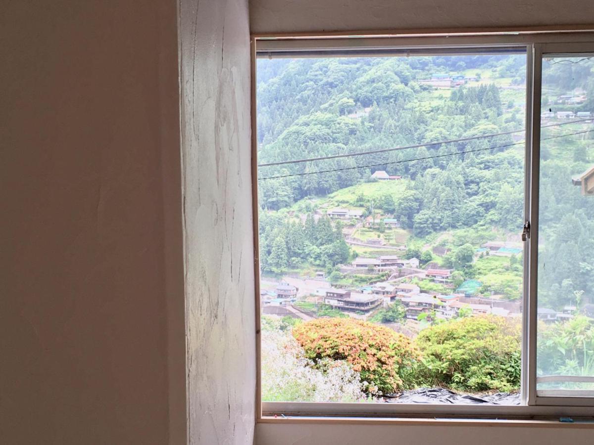 Hotel 古民家グランピングmatoba Mijoši Exteriér fotografie